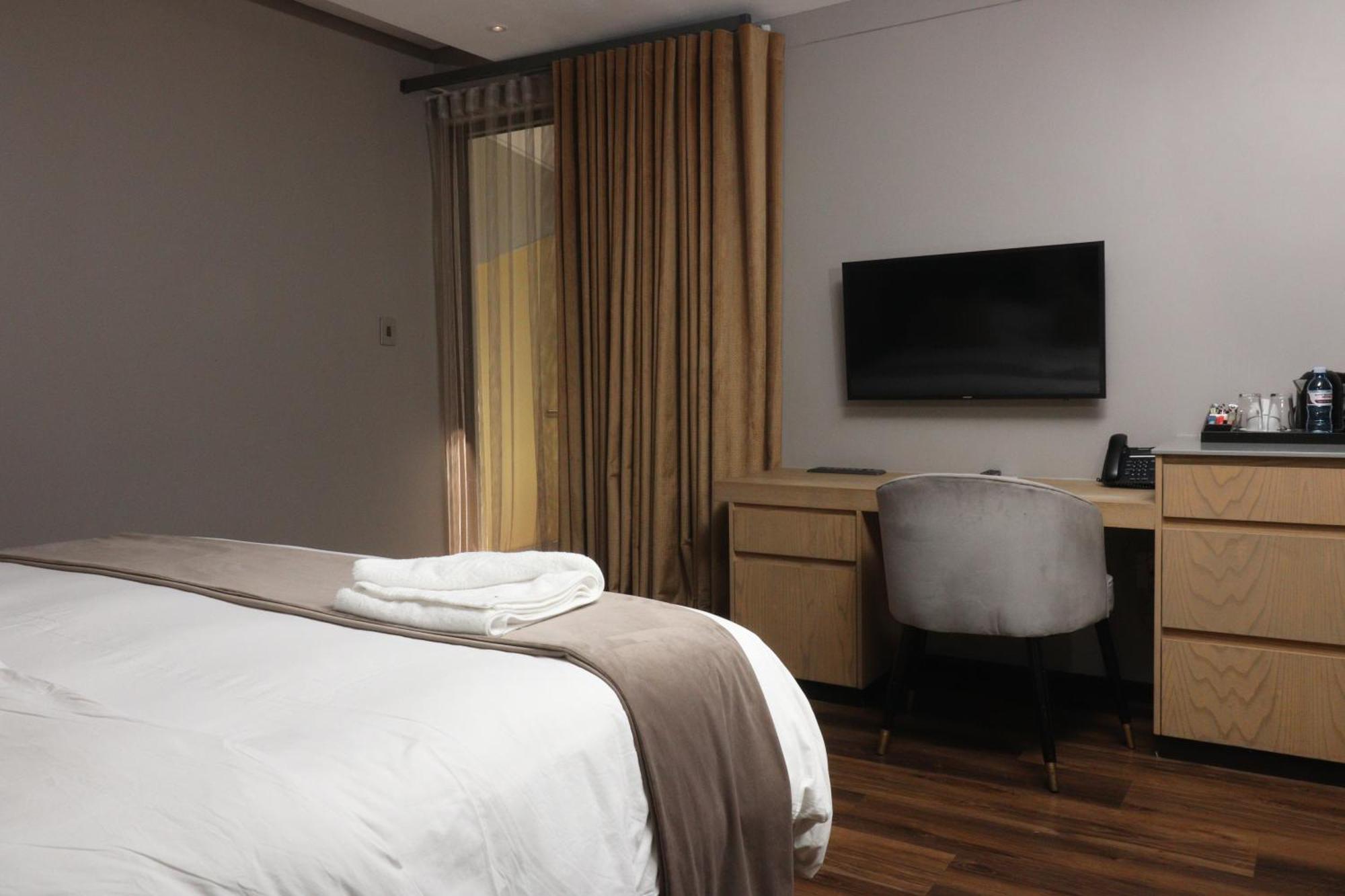 Happy Valley Hotel And Casino Ezulwini Bagian luar foto