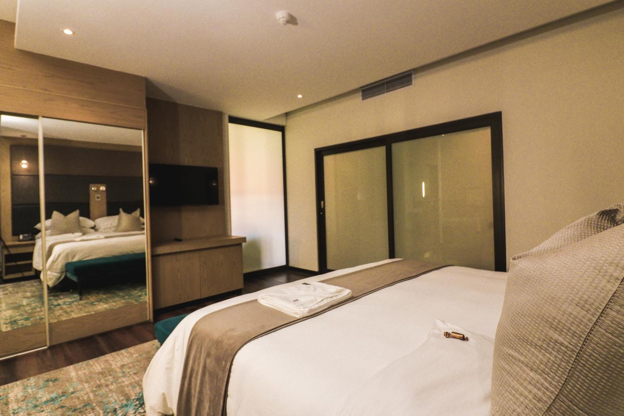 Happy Valley Hotel And Casino Ezulwini Bagian luar foto