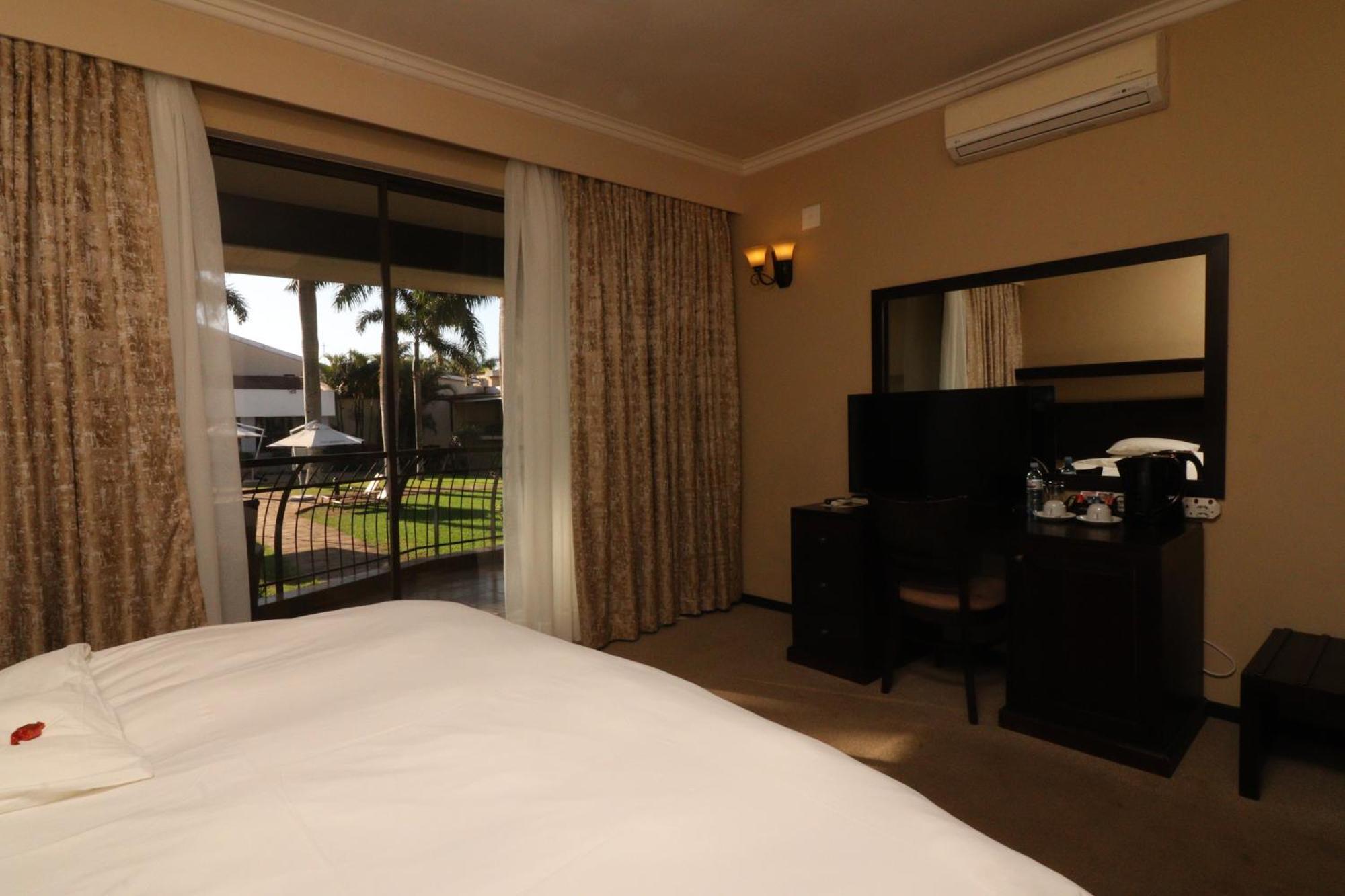 Happy Valley Hotel And Casino Ezulwini Bagian luar foto
