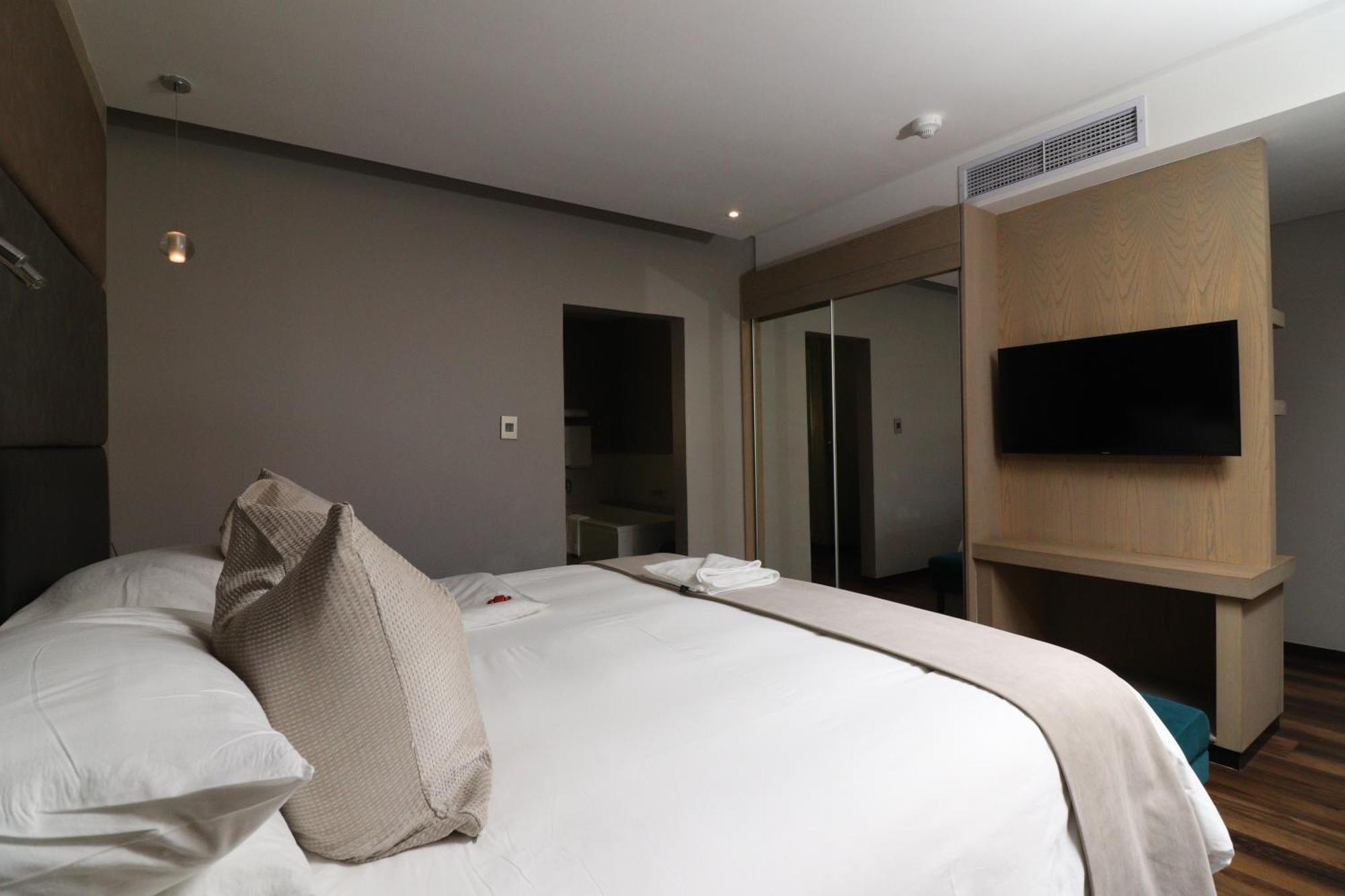 Happy Valley Hotel And Casino Ezulwini Bagian luar foto