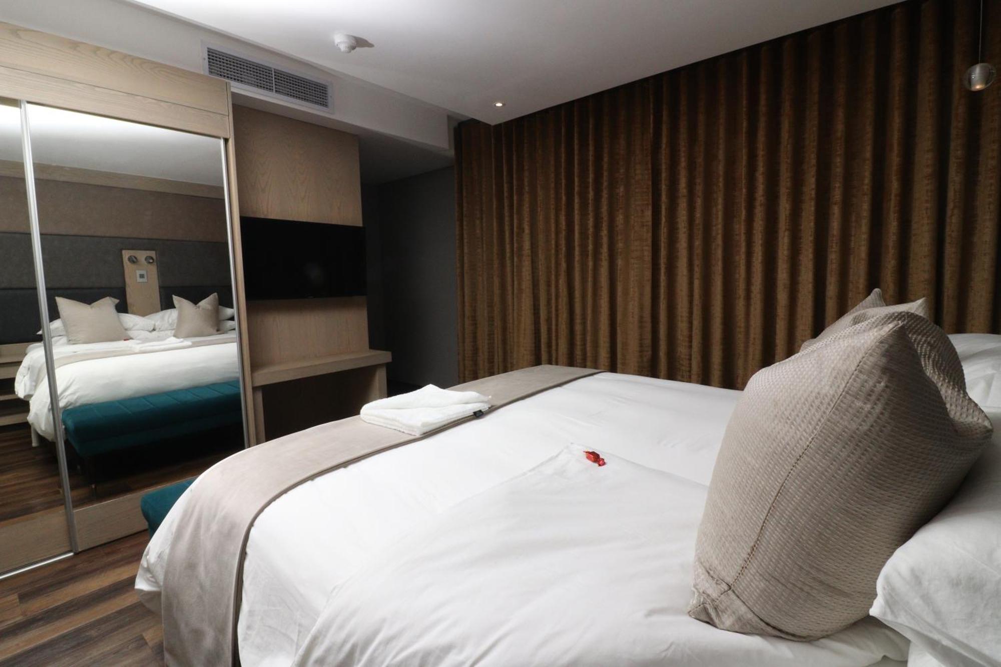 Happy Valley Hotel And Casino Ezulwini Bagian luar foto